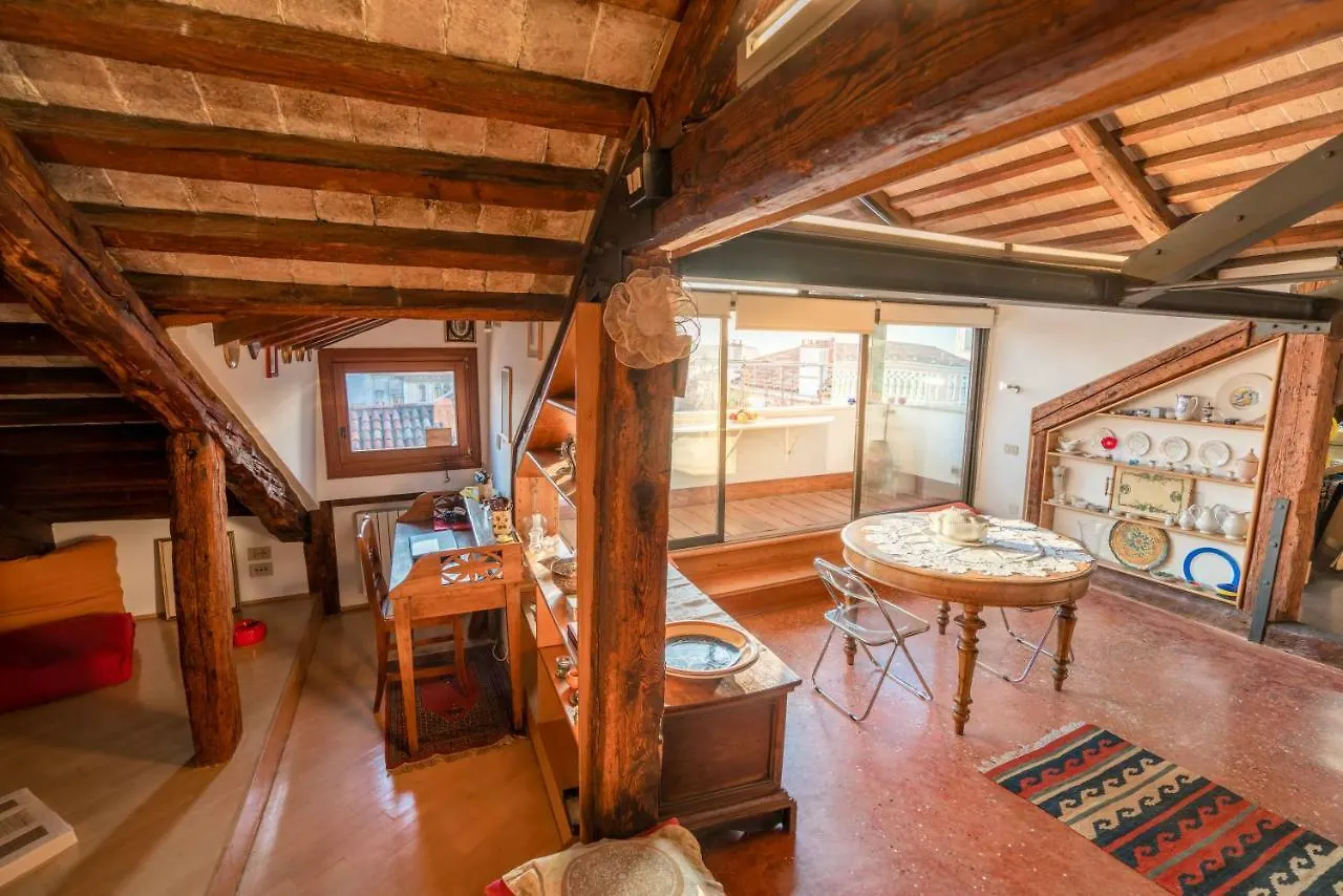 Romantic Penthouse Apartment Venice