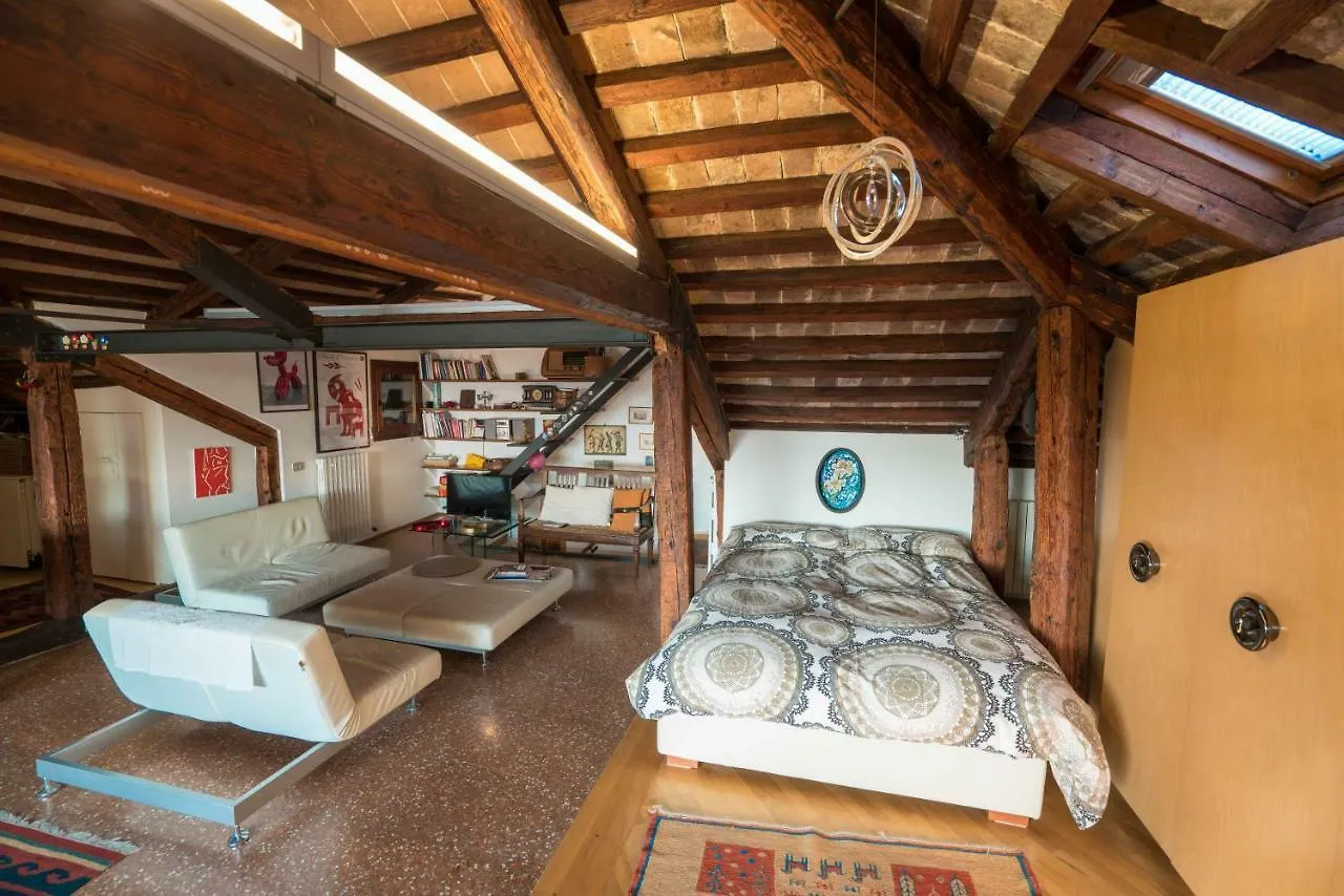 Romantic Penthouse Apartment Venice